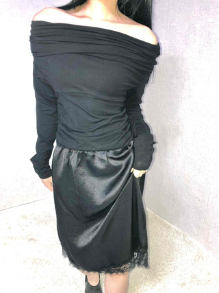 Delicate Fit Asymmetrical Off-Shoulder Slim Fit Long Sleeve T-shirt