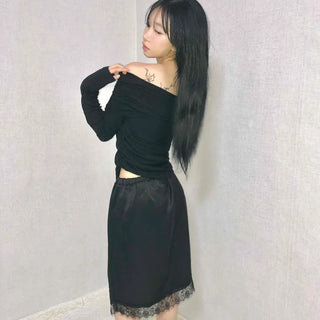 Delicate Fit Asymmetrical Off-Shoulder Slim Fit Long Sleeve T-shirt