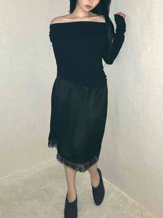 Delicate Fit Asymmetrical Off-Shoulder Slim Fit Long Sleeve T-shirt