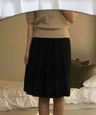 Natural Texture Wide V-Point Basic Knit