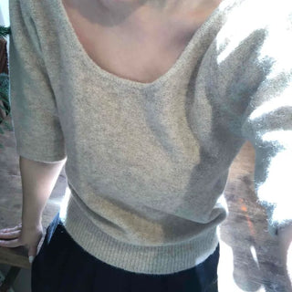 Natural Texture Wide V-Point Basic Knit