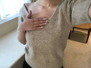 Natural Texture Wide V-Point Basic Knit