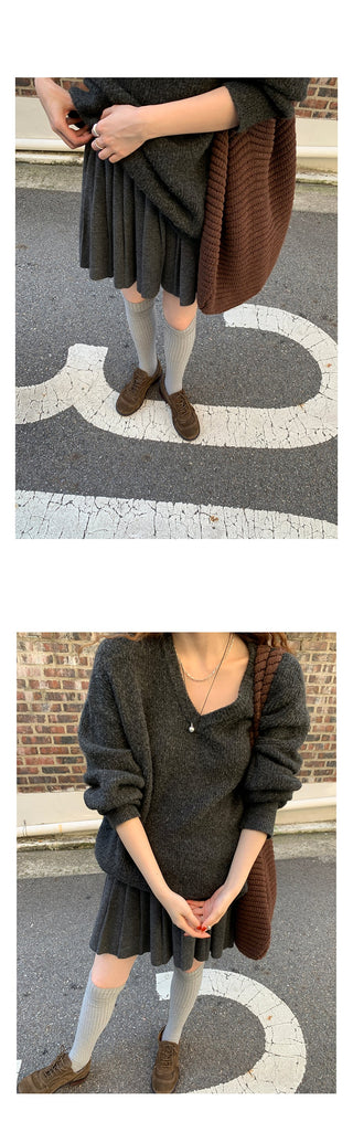 gray knitted pleated skirt