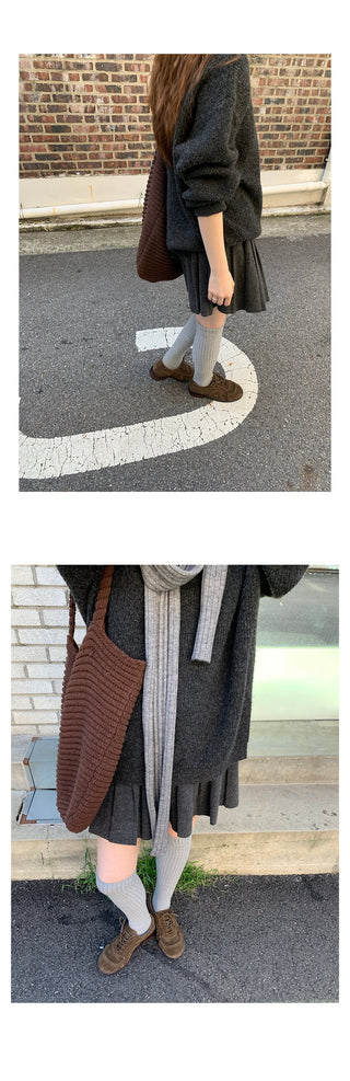 gray knitted pleated skirt