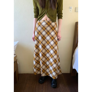 color-contrast check  skirt