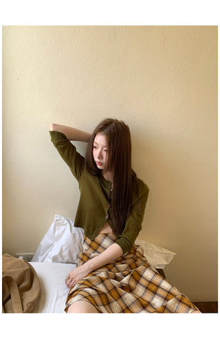 round mid-sleeve  sweater