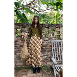 round mid-sleeve  sweater