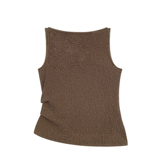 pleated sleeveless  top