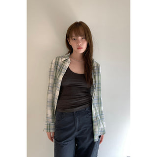 gray I-shaped  vest