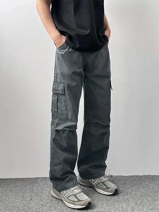 multi-pocket trousers