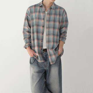 contrast plaid shirt
