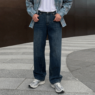 washed straight jeans