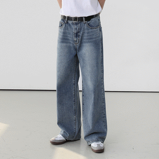 wide-leg jeans