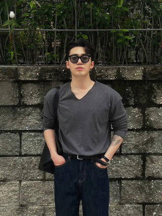 V-neck long tee