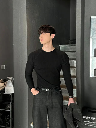 black slim tee