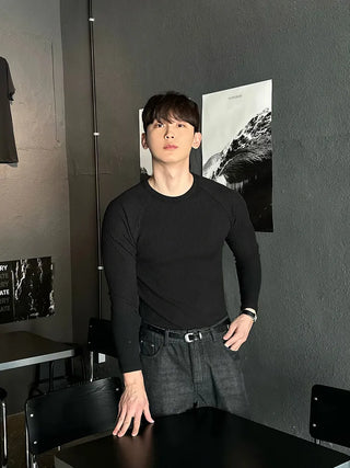 black slim tee