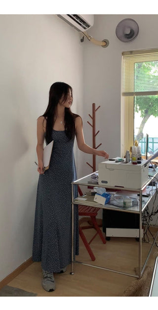 sleeveless floral dress