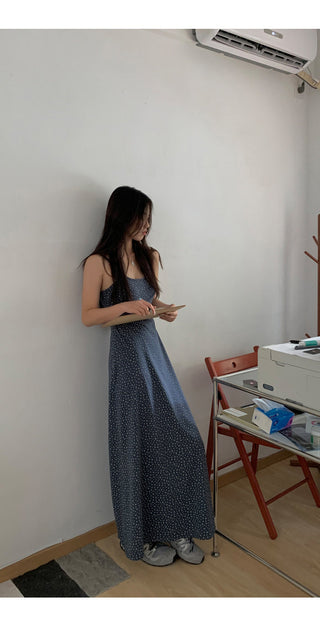 sleeveless floral dress