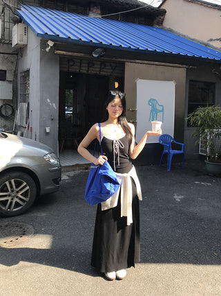 black Hepburn dress 02