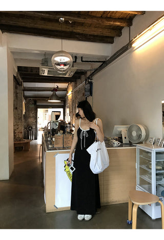 black Hepburn dress 02