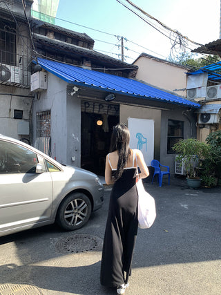 black Hepburn dress 02