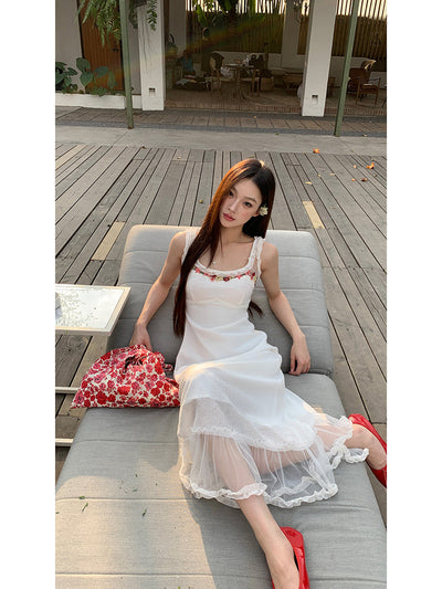 white waist-tight dress