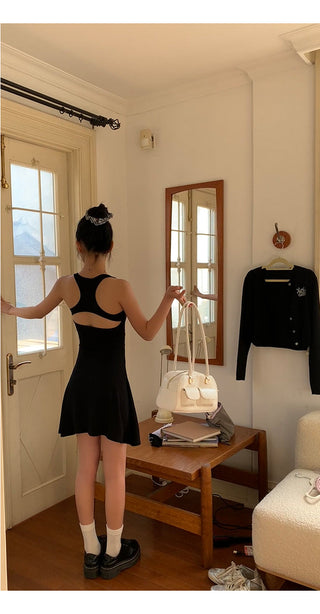 black backless dress