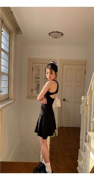 black backless dress