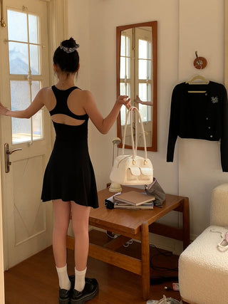 black backless dress