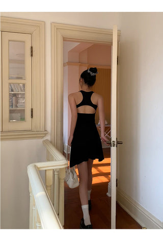 black backless dress