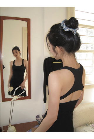 black backless dress