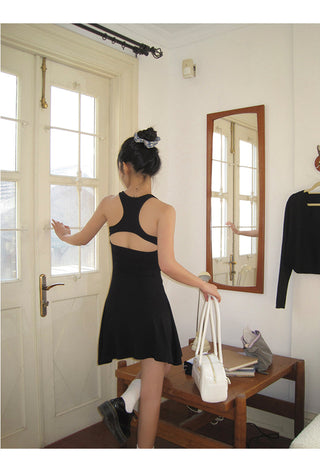 black backless dress