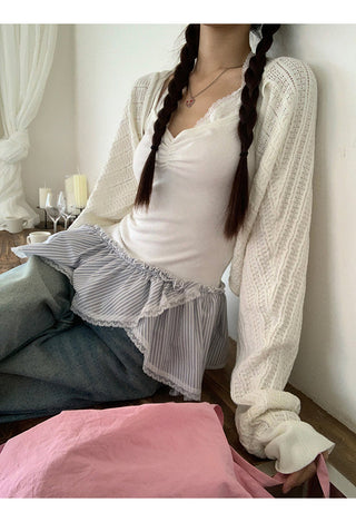 white knitted shirt