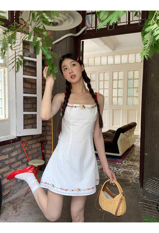 white sheath dress 01