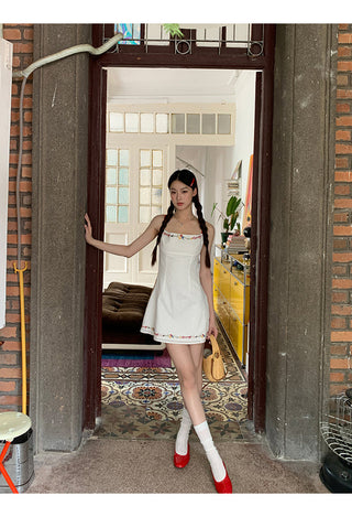 white sheath dress 01