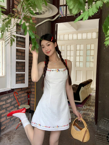 white sheath dress 01
