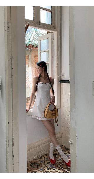 white sheath dress 01