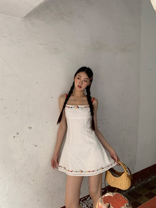 white sheath dress 01