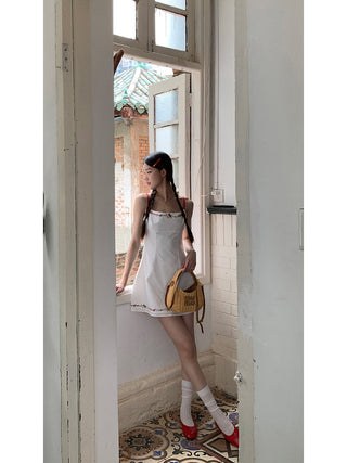 white sheath dress 01