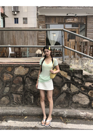 V-neck slim blouse