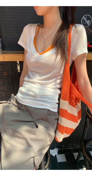 V-neck slim blouse