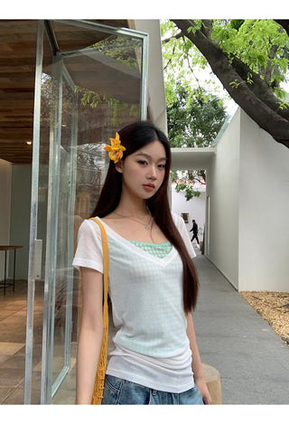 V-neck slim blouse