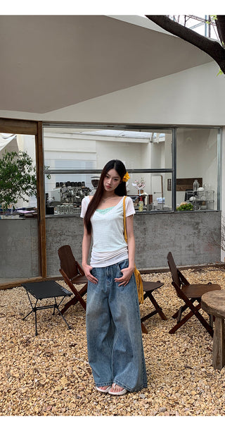 V-neck slim blouse