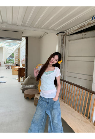 V-neck slim blouse