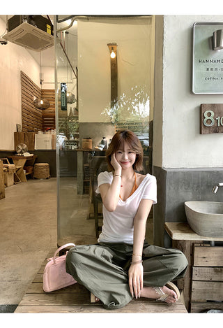 V-neck slim blouse
