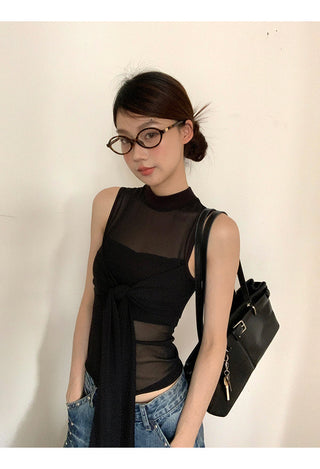black sleeveless vest