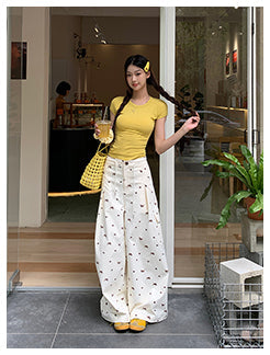 loose wide-leg pants