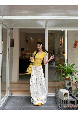 loose wide-leg pants