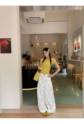 loose wide-leg pants