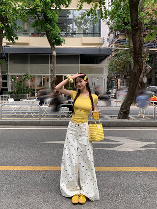 loose wide-leg pants